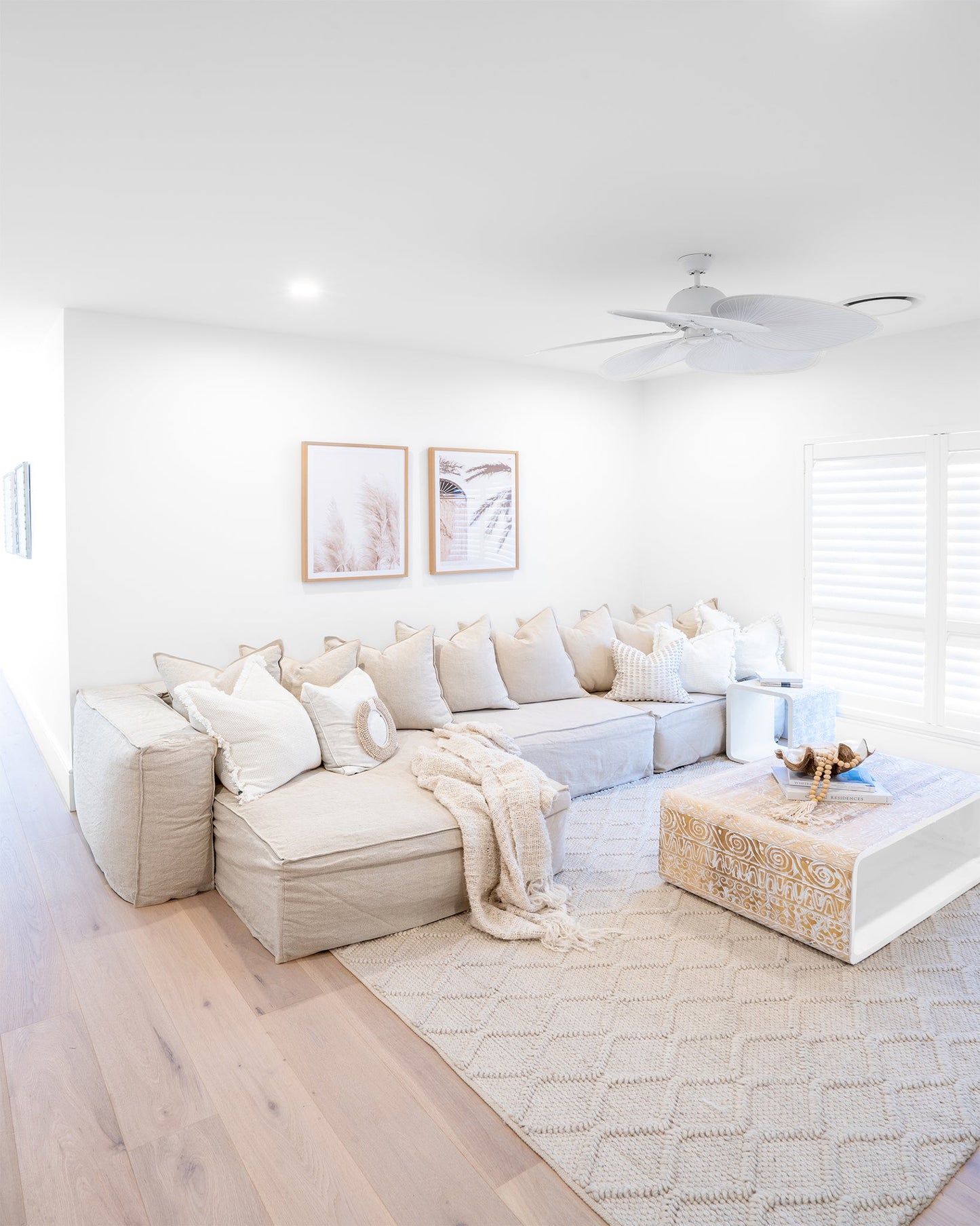Hendrix Sofa | Corner